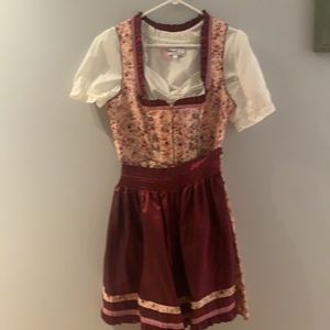 Women’s Dirndl with top, apron, crown.